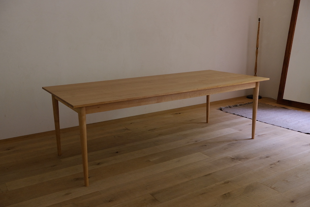 ナラ　ダイニングテーブル